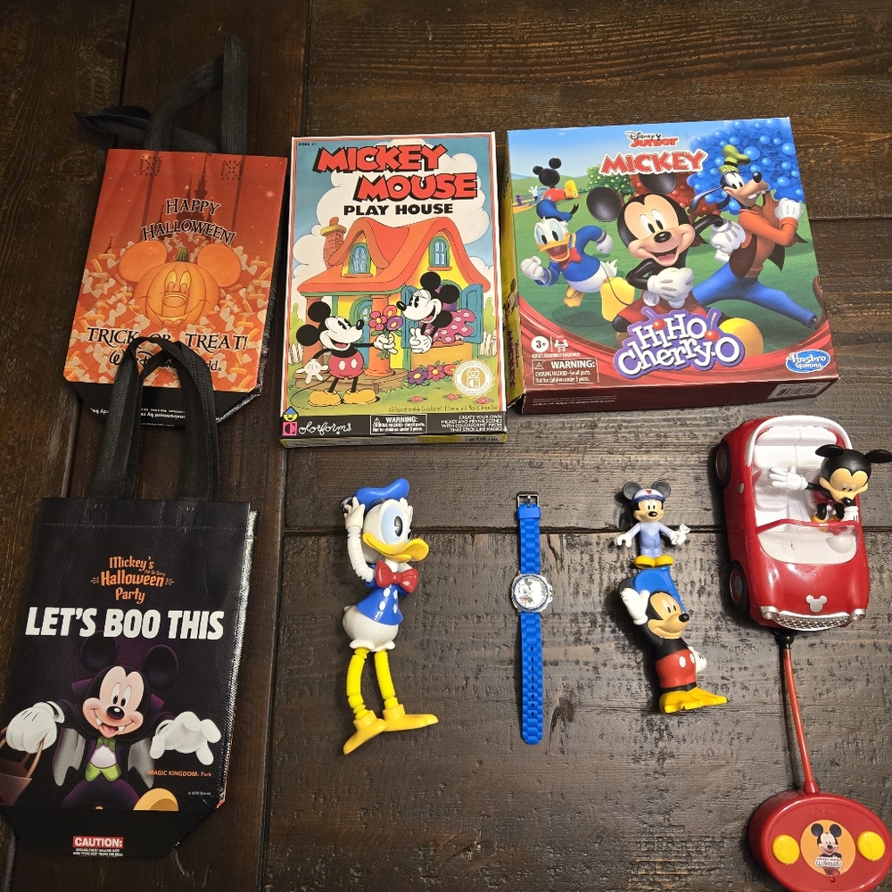 Mickey Mouse items in a bundle